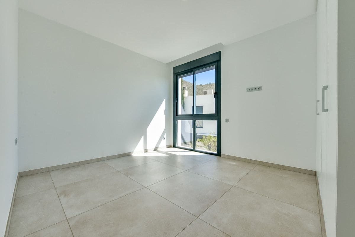 4 slaapkamer Villa te koop in Finestrat met zwembad - € 1.800.000 (Ref: 9993365)