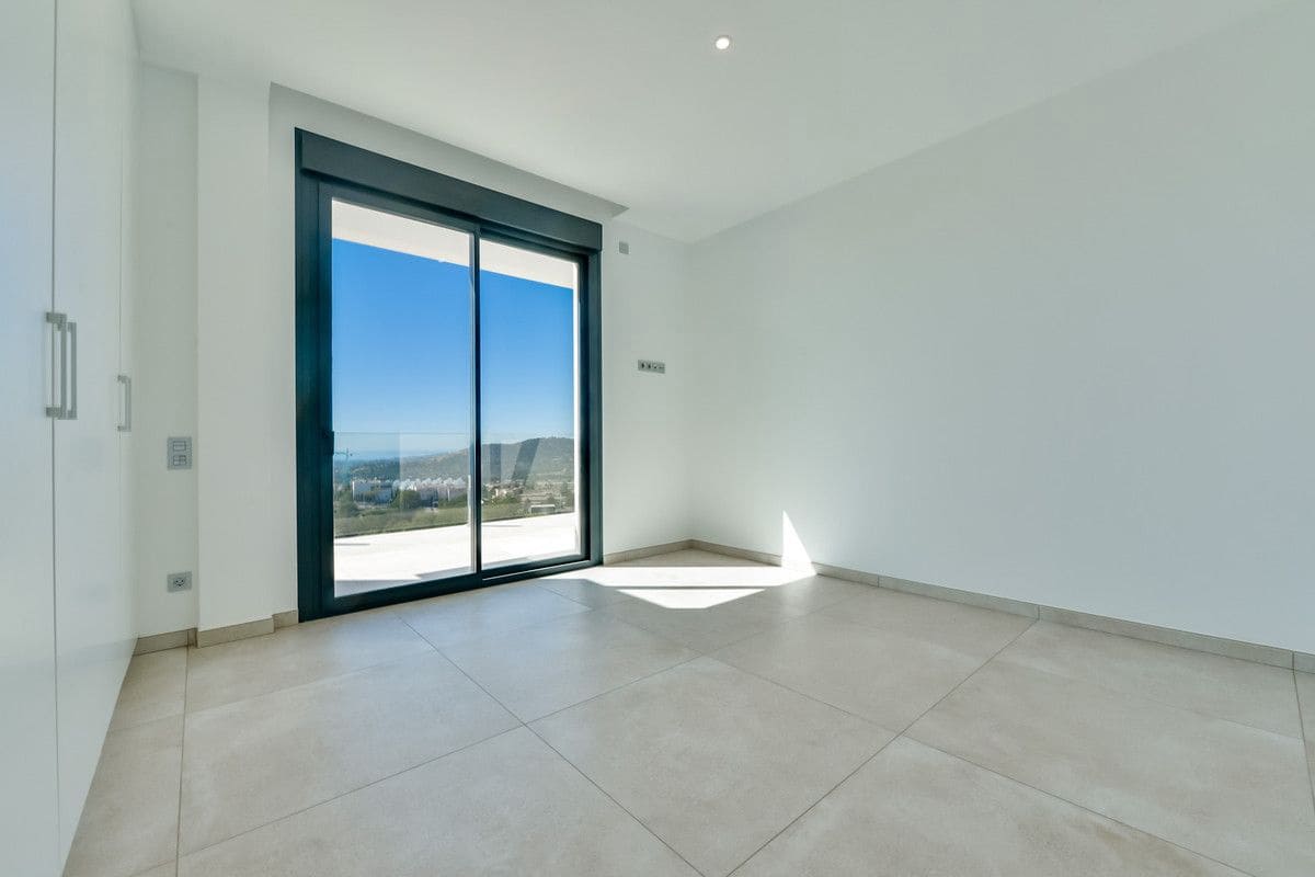 4 slaapkamer Villa te koop in Finestrat met zwembad - € 1.800.000 (Ref: 9993365)