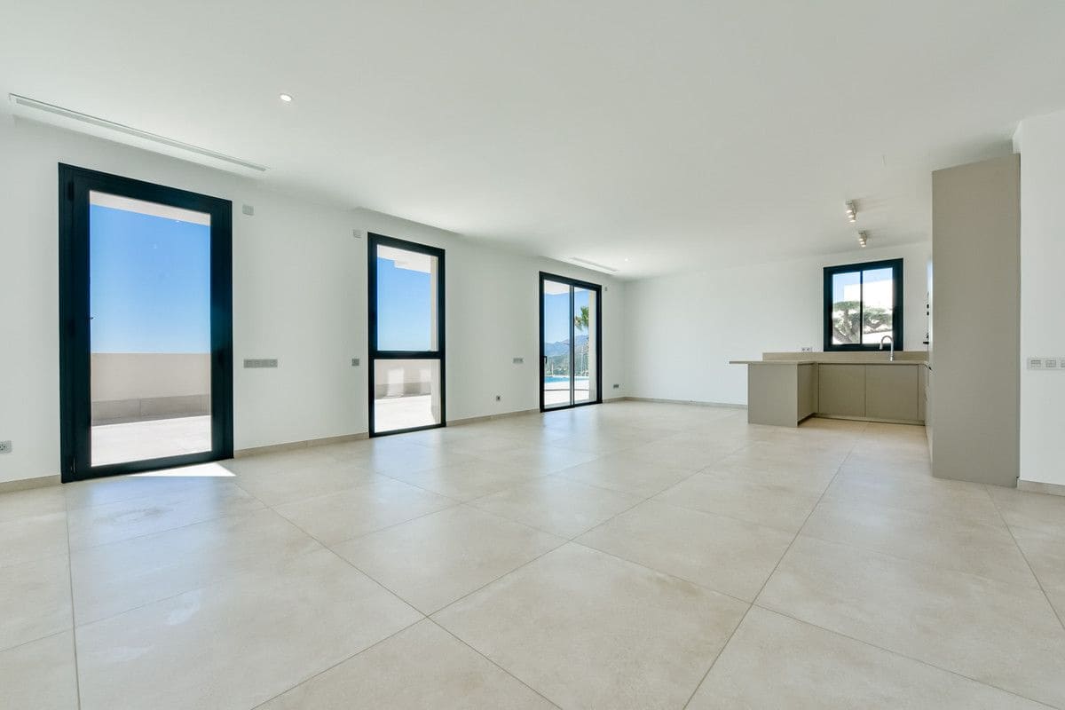 4 slaapkamer Villa te koop in Finestrat met zwembad - € 1.800.000 (Ref: 9993365)