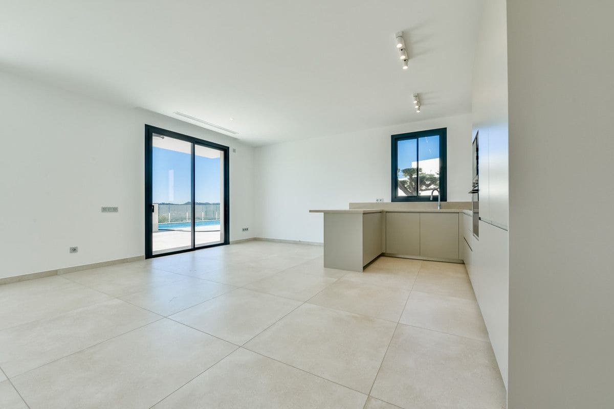 4 slaapkamer Villa te koop in Finestrat met zwembad - € 1.800.000 (Ref: 9993365)