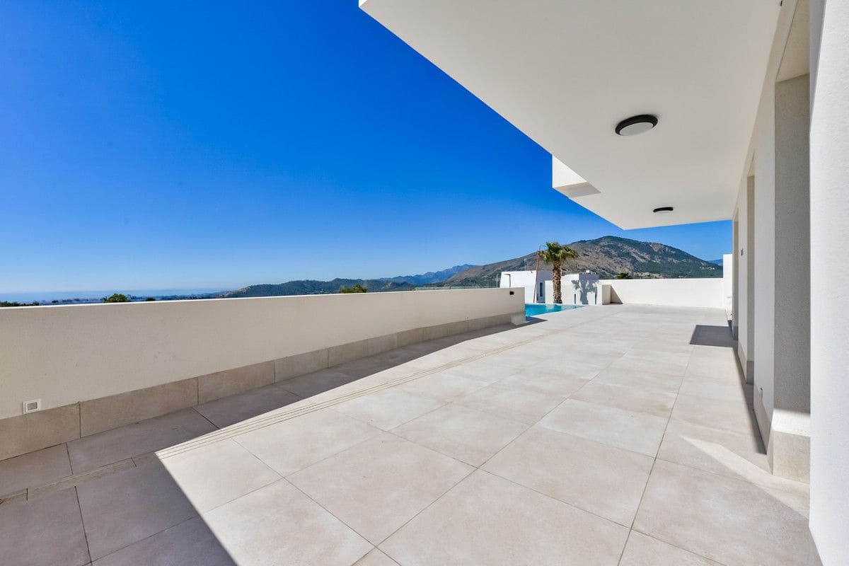 4 slaapkamer Villa te koop in Finestrat met zwembad - € 1.800.000 (Ref: 9993365)
