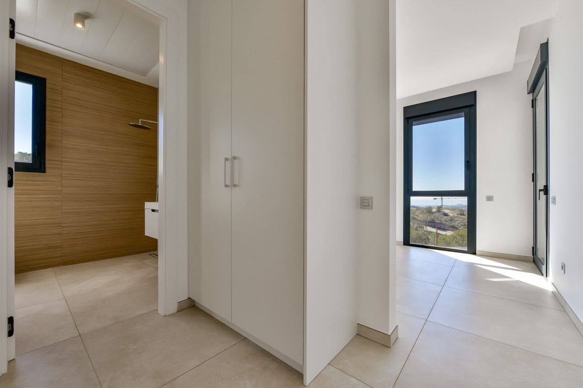 4 slaapkamer Villa te koop in Finestrat met zwembad - € 1.800.000 (Ref: 9993365)