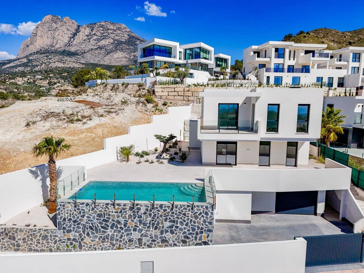 4 slaapkamer Villa te koop in Finestrat met zwembad - € 1.800.000 (Ref: 9993365)