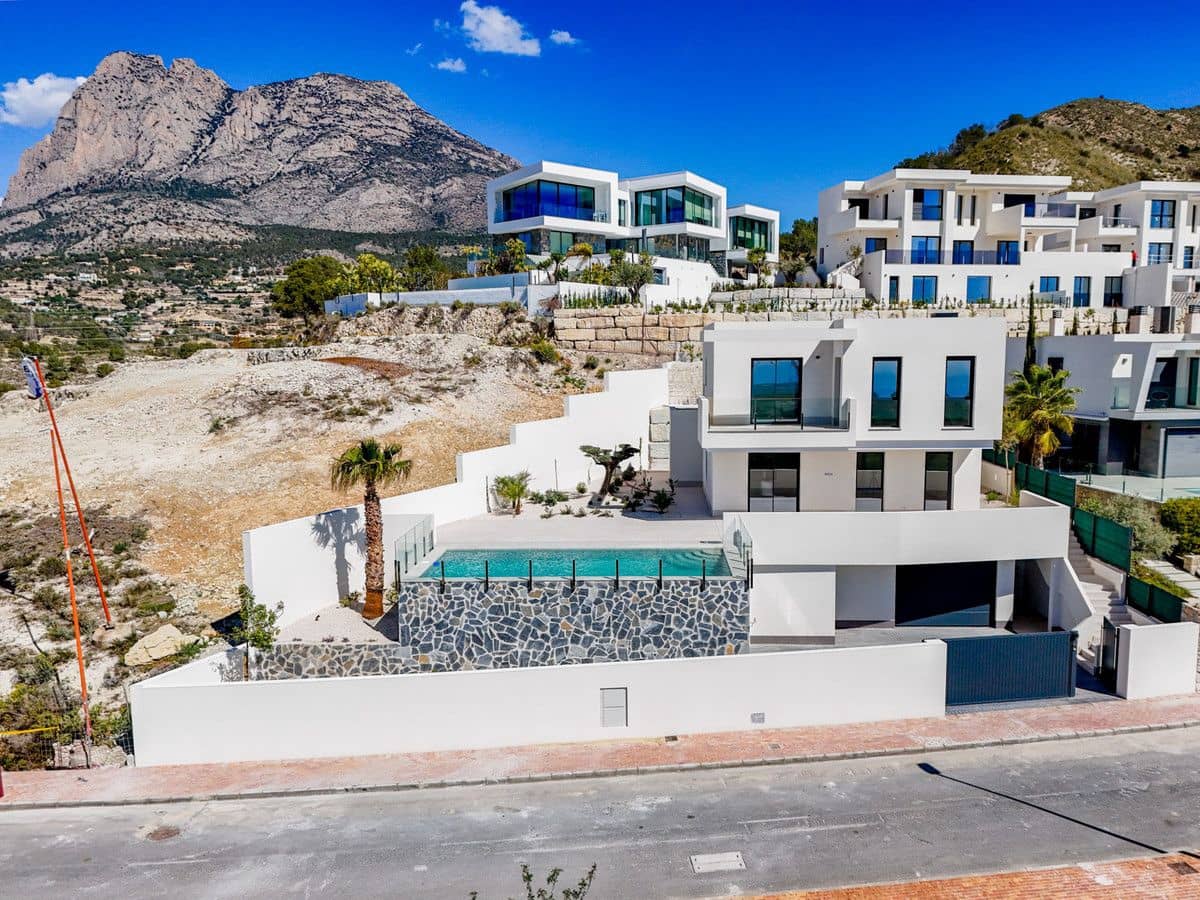 4 slaapkamer Villa te koop in Finestrat met zwembad - € 1.800.000 (Ref: 9993365)