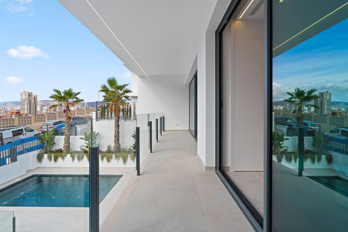 3 makuuhuone Huvila myytävänä paikassa La Villajoyosa / Vila Joiosa mukana uima-altaan - 1 080 000 € (Ref: 9993378)