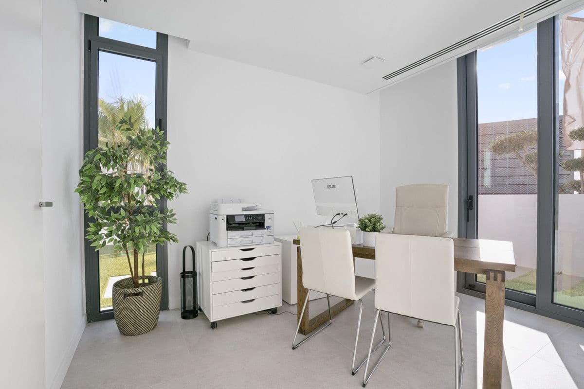 3 makuuhuone Huvila myytävänä paikassa La Villajoyosa / Vila Joiosa mukana uima-altaan - 1 080 000 € (Ref: 9993378)