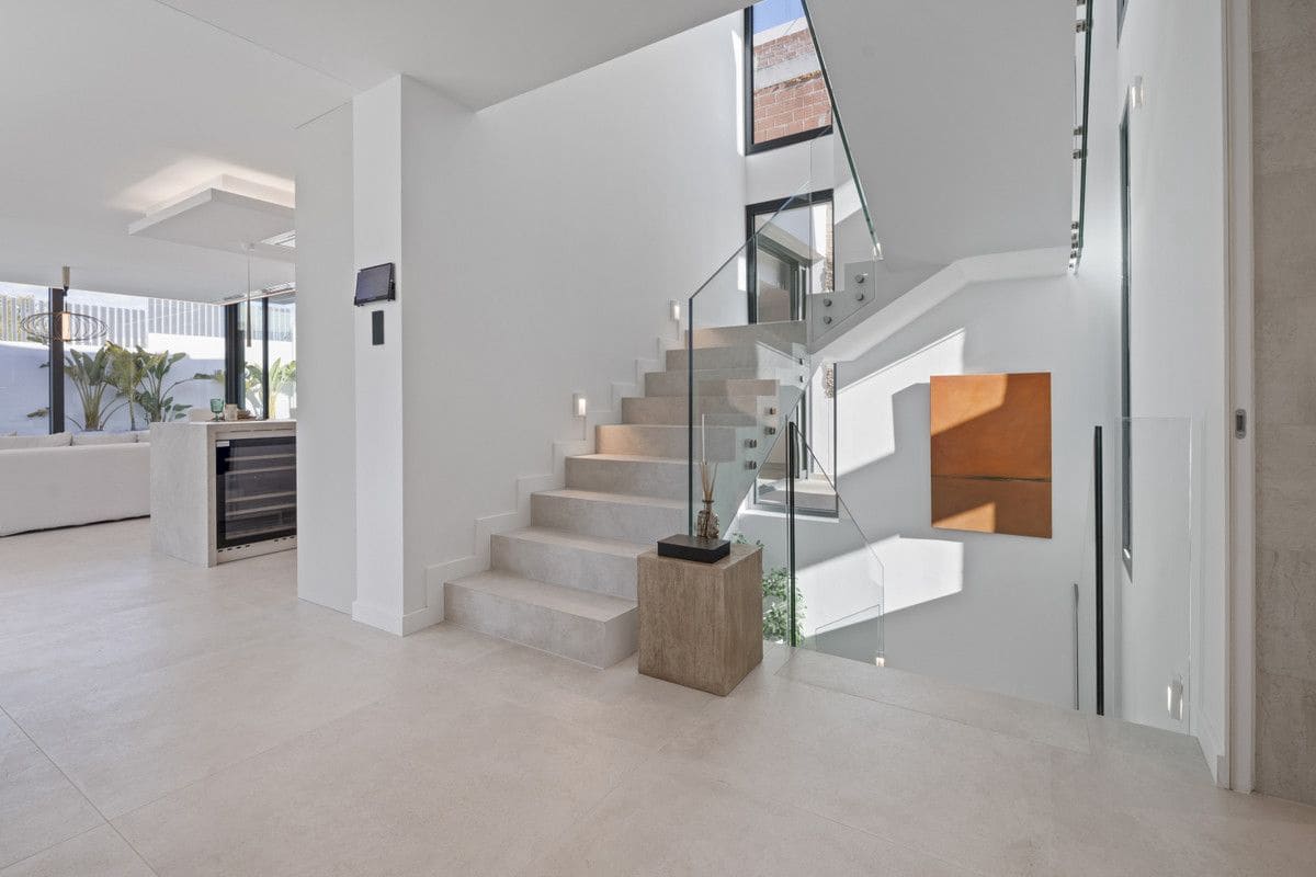 3 makuuhuone Huvila myytävänä paikassa La Villajoyosa / Vila Joiosa mukana uima-altaan - 1 080 000 € (Ref: 9993378)