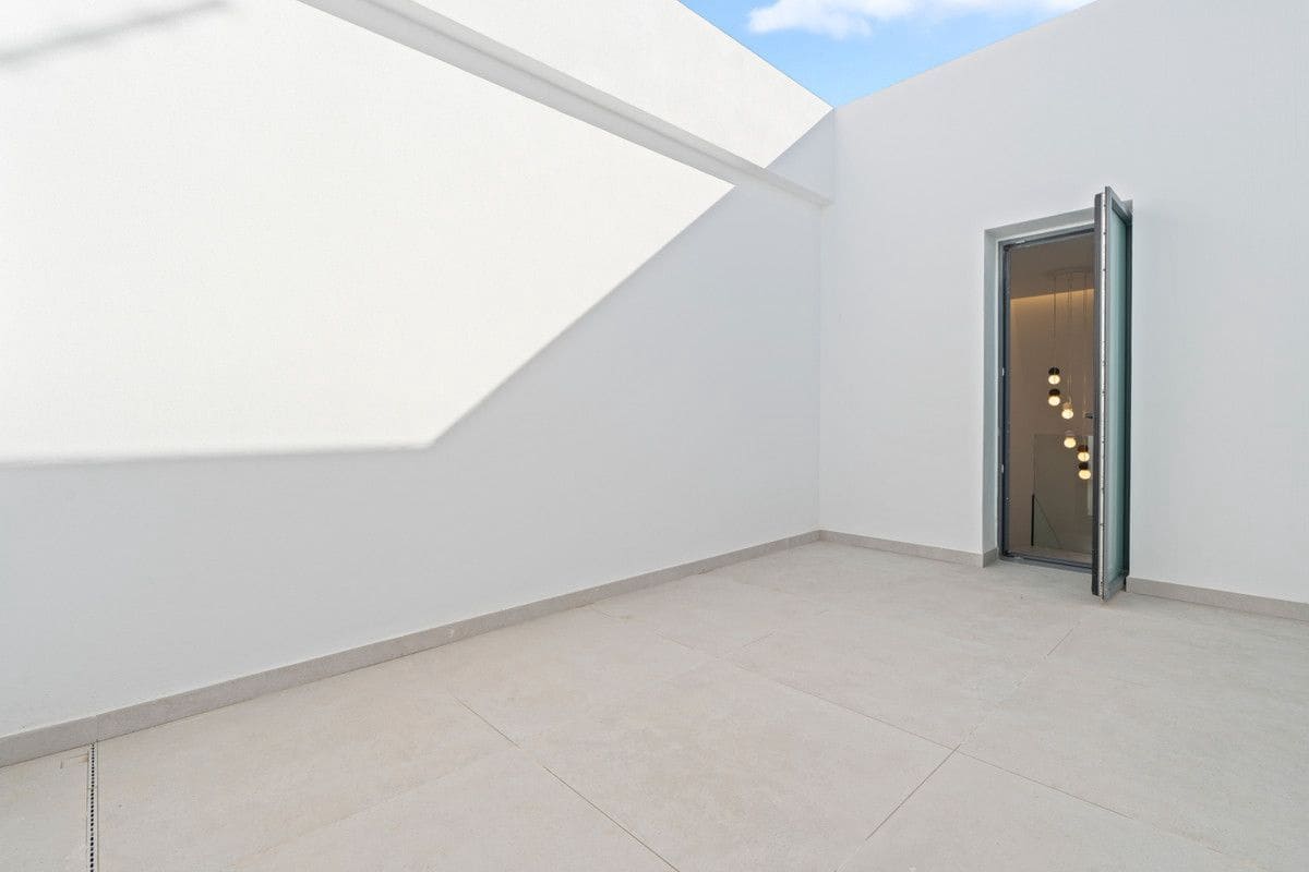 4 bedroom Villa for sale in La Villajoyosa / Vila Joiosa with pool - € 2,149,226 (Ref: 9993379)