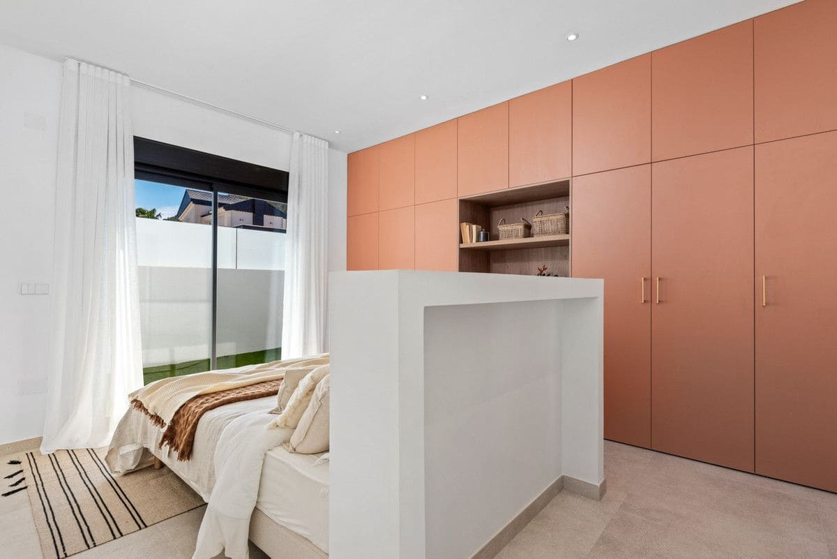 Chalet de 4 habitaciones en Polop en venta con piscina - 755.000 € (Ref: 9993382)
