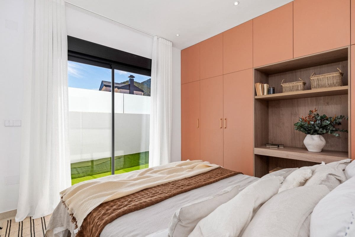 Chalet de 4 habitaciones en Polop en venta con piscina - 755.000 € (Ref: 9993382)