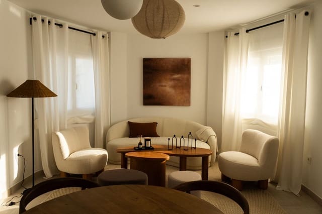Chalet de 3 habitaciones en Viñuela en venta con piscina - 305.000 € (Ref: 9993398)