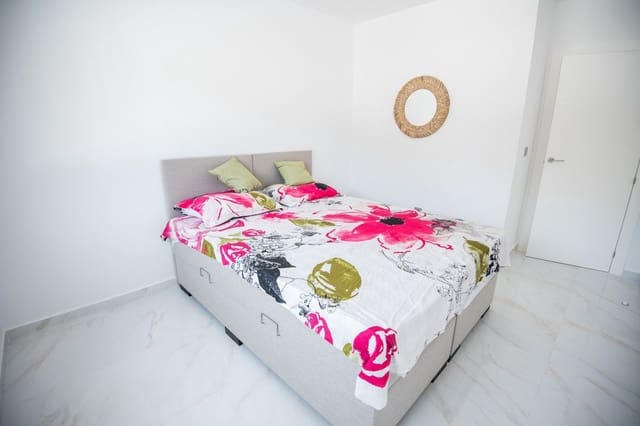 3 soveværelse Villa til salg i Pinar de Campoverde, Pilar de la Horadada med swimmingpool - € 422.500 (Ref: 9993404)