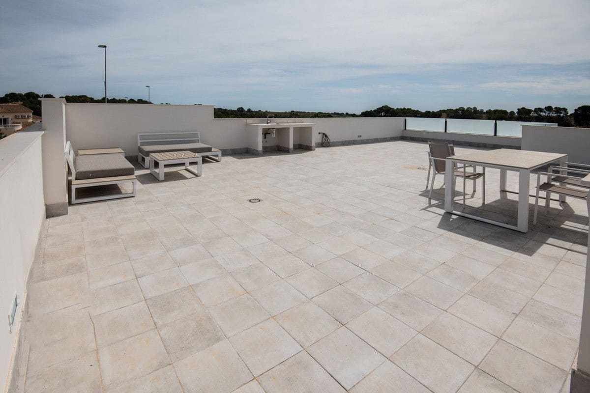 3 soveværelse Villa til salg i Pinar de Campoverde med swimmingpool - € 422.500 (Ref: 9993404)