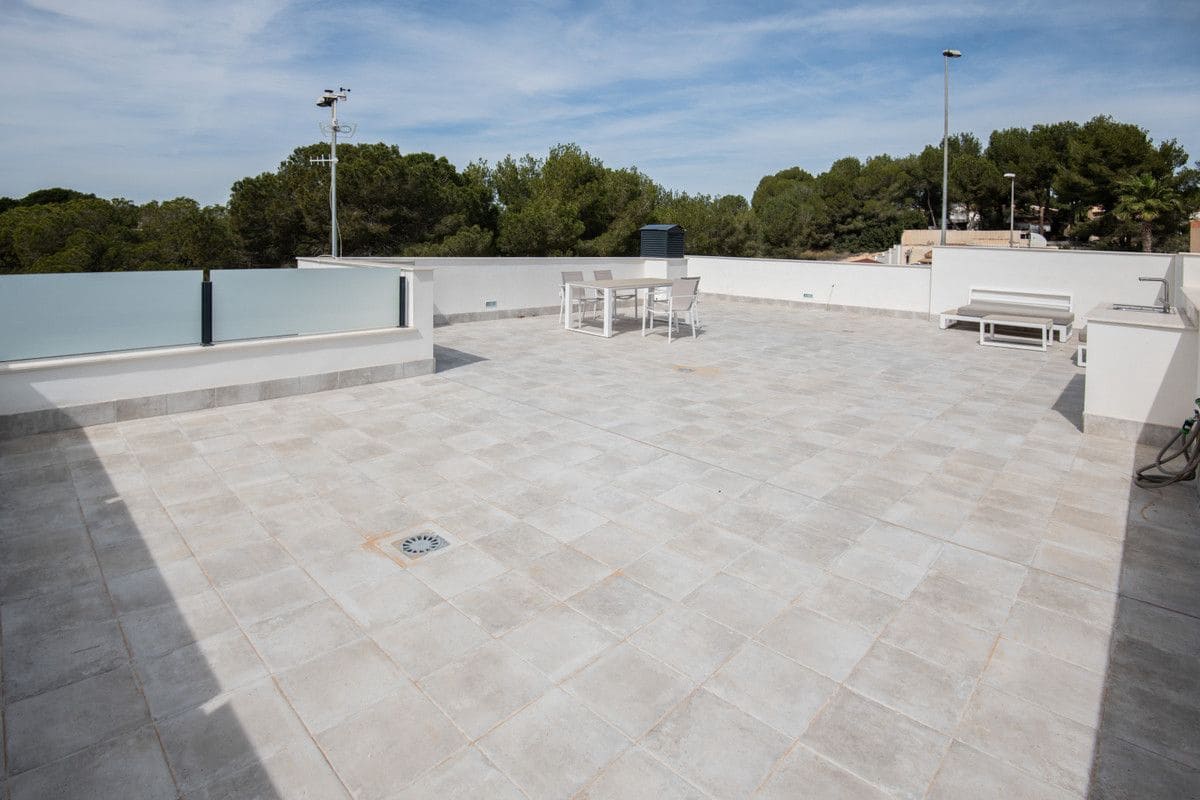 3 soveværelse Villa til salg i Pinar de Campoverde med swimmingpool - € 422.500 (Ref: 9993404)