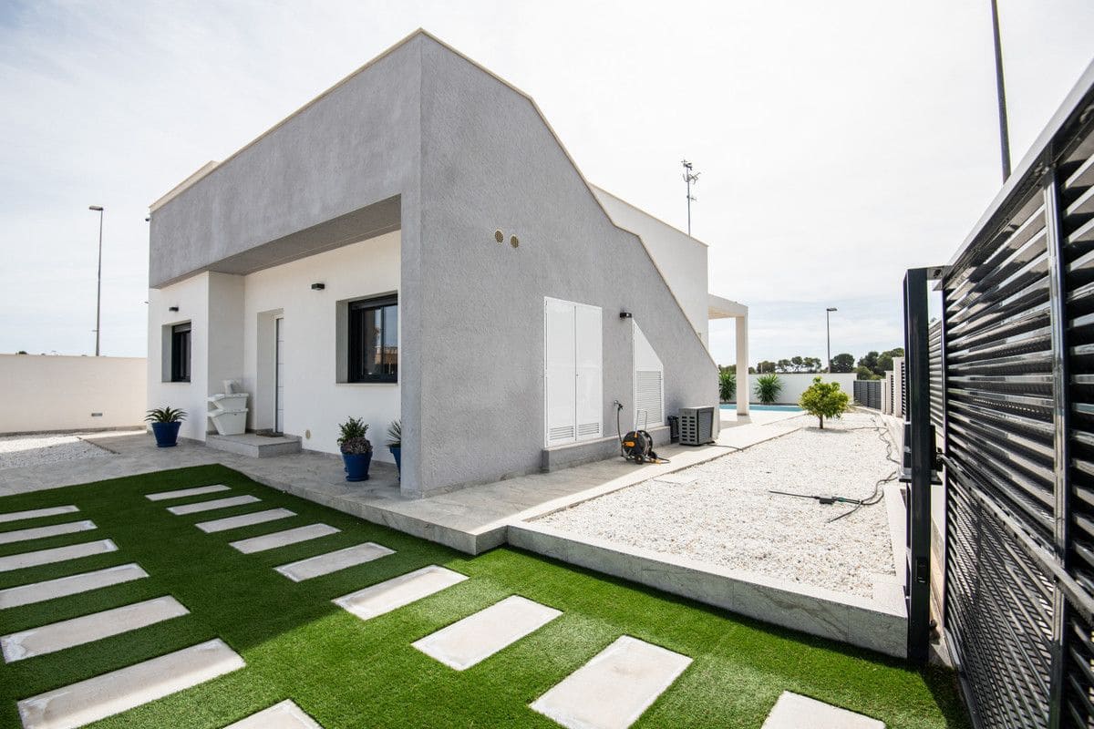 3 soveværelse Villa til salg i Pinar de Campoverde med swimmingpool - € 422.500 (Ref: 9993404)
