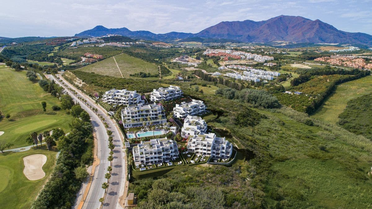 2 soveværelse Lejlighed til salg i Casares med swimmingpool - € 472.300 (Ref: 9993408)