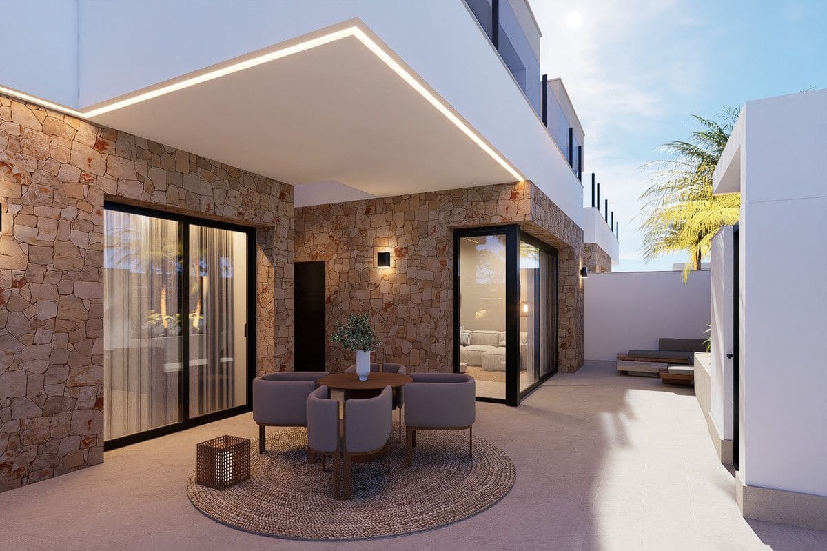 Chalet de 4 habitaciones en San Pedro del Pinatar en venta con piscina - 890.000 € (Ref: 9993434)