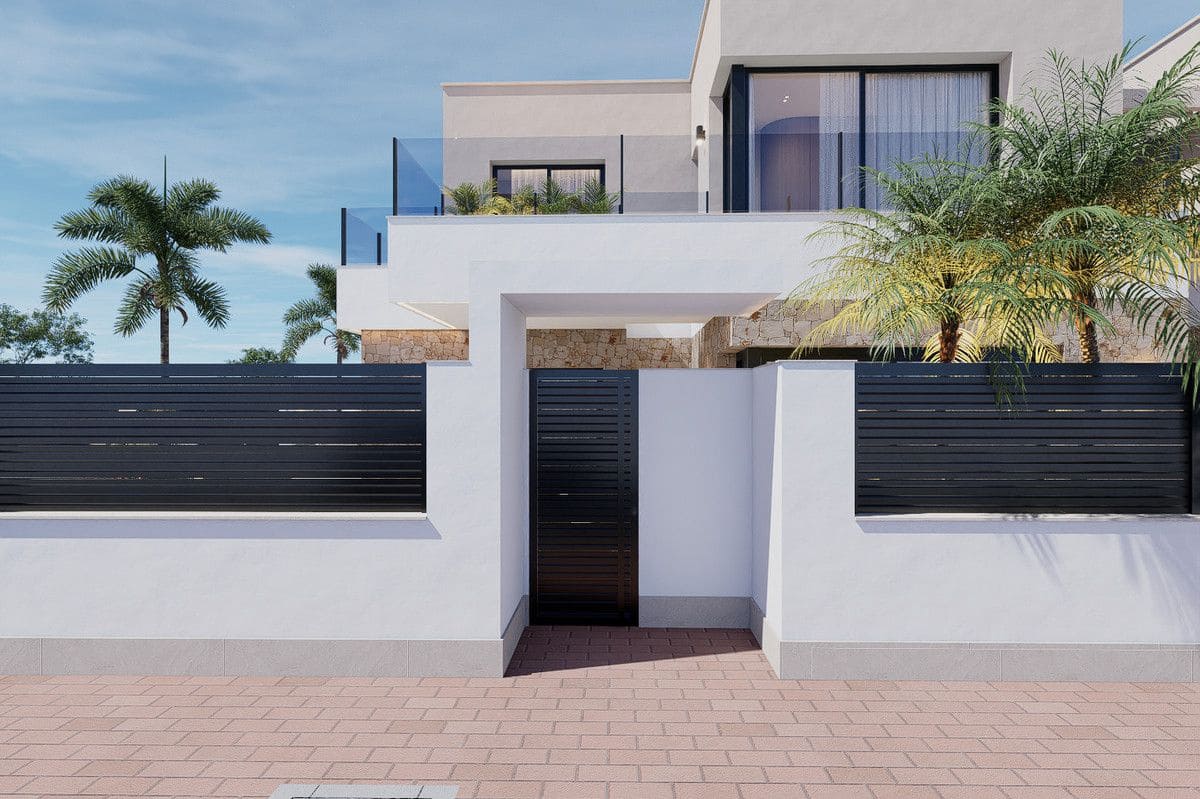 Chalet de 4 habitaciones en San Pedro del Pinatar en venta con piscina - 890.000 € (Ref: 9993434)