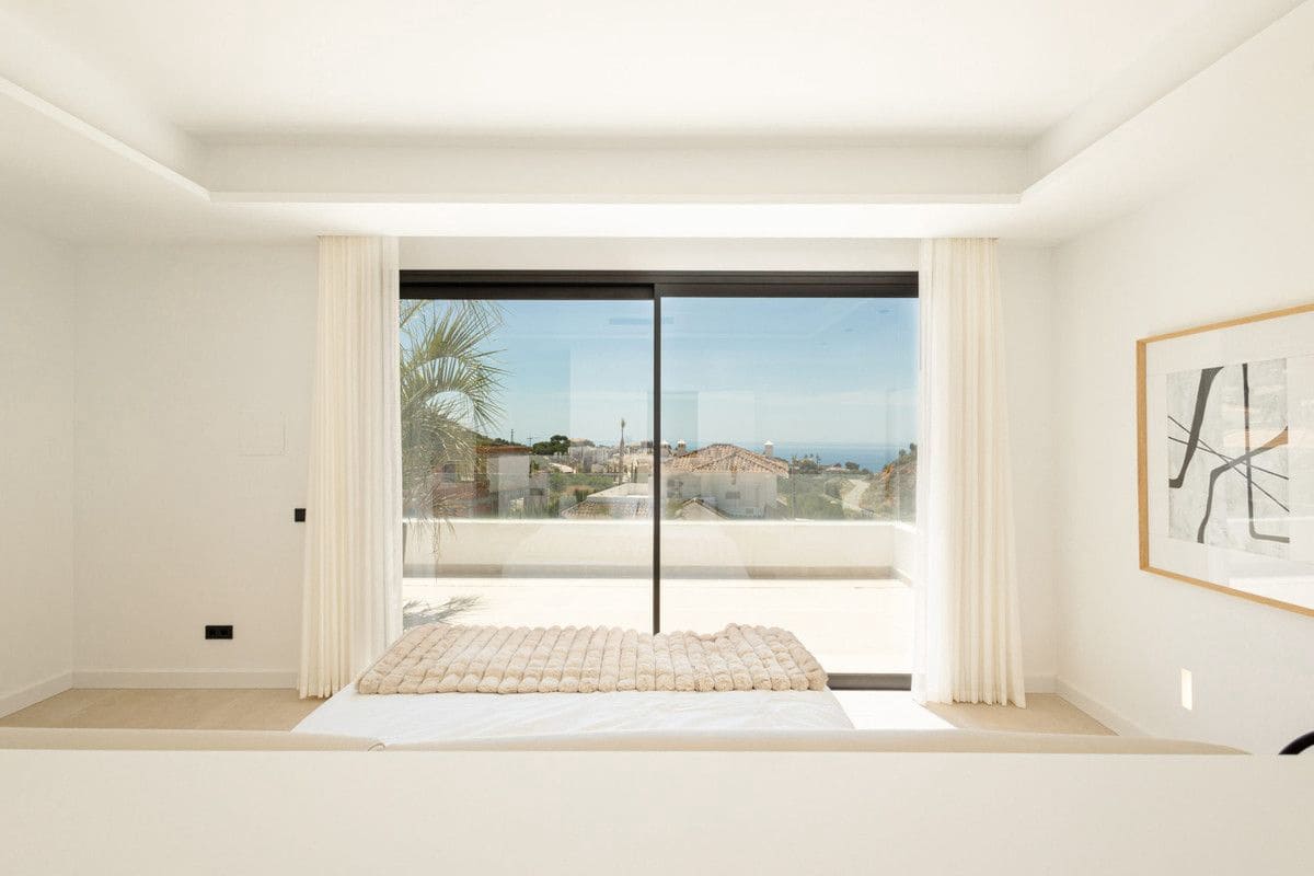 4 soveværelse Villa til salg i Mijas med swimmingpool - € 1.750.000 (Ref: 9993437)