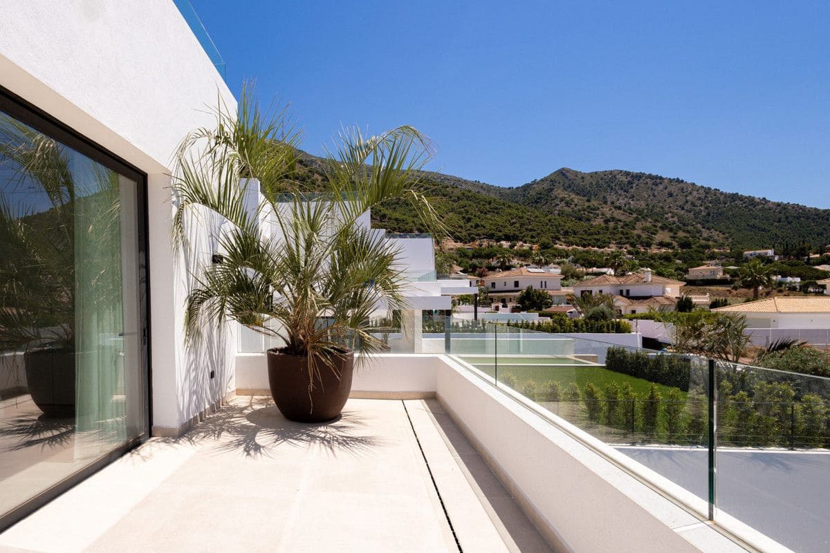 4 soveværelse Villa til salg i Mijas med swimmingpool - € 1.750.000 (Ref: 9993437)
