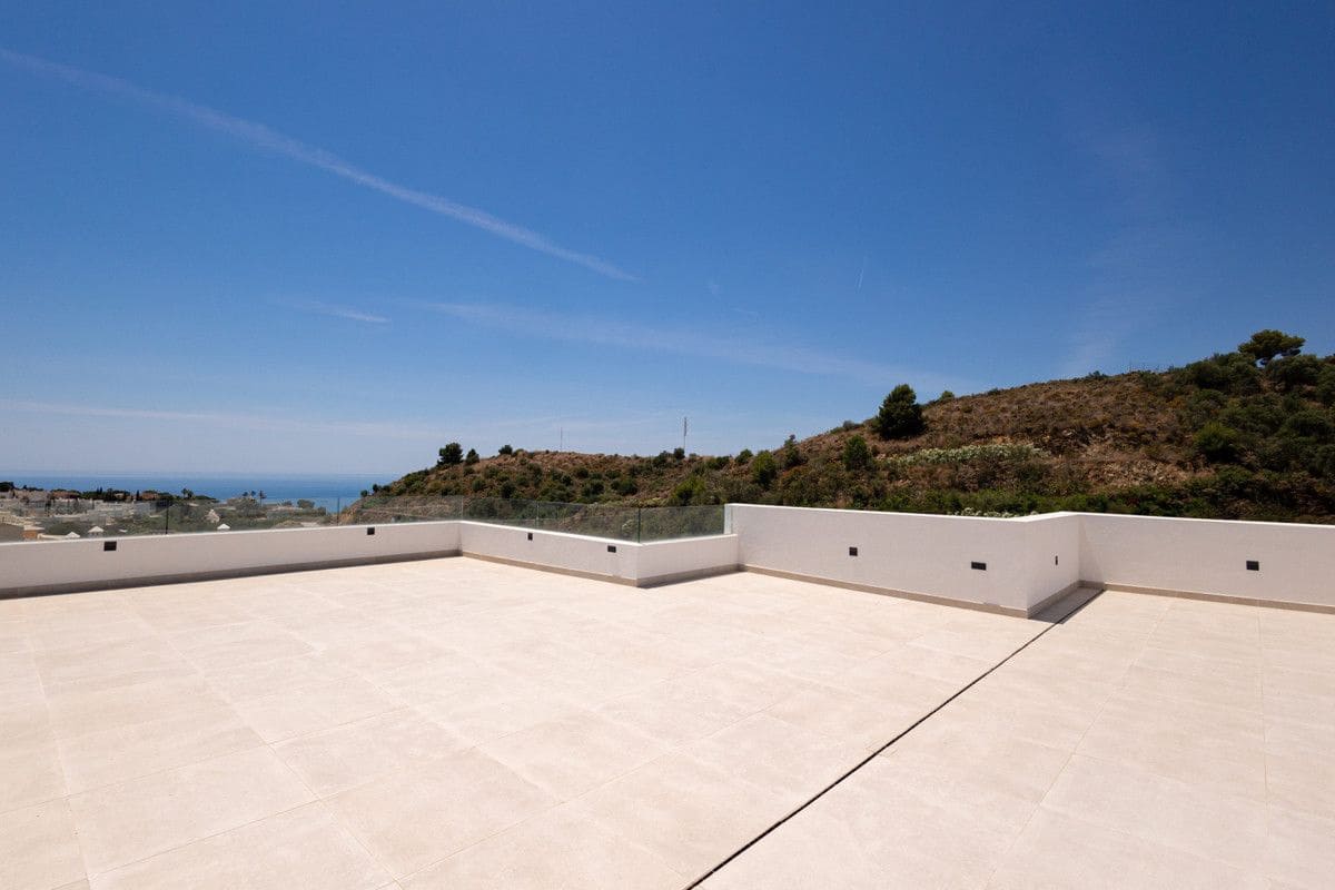 4 soveværelse Villa til salg i Mijas med swimmingpool - € 1.750.000 (Ref: 9993437)