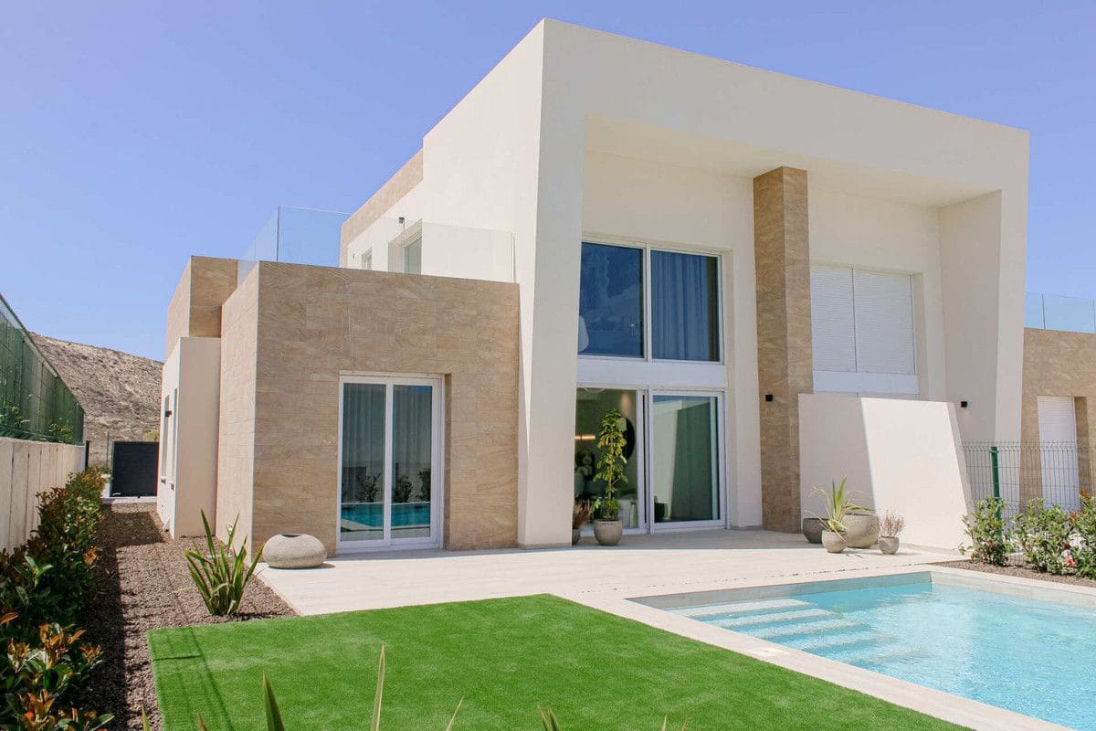3 bedroom Villa for sale in Algorfa with pool - € 475,000 (Ref: 9993444)