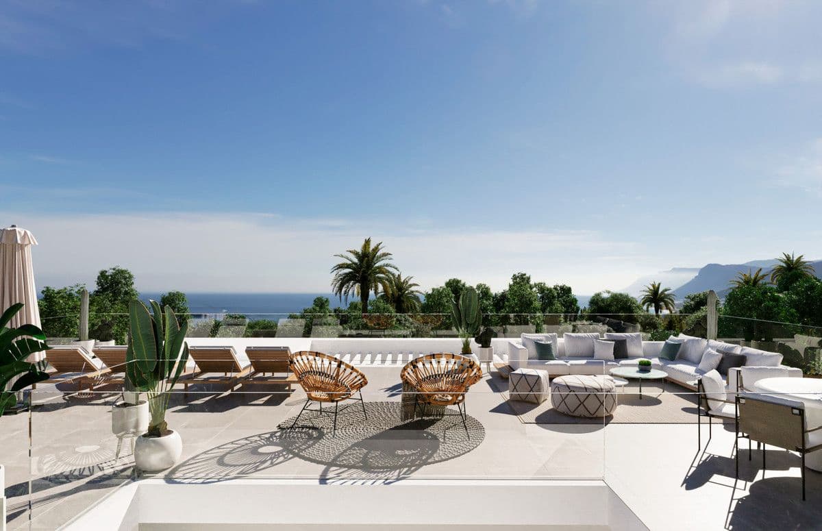 4 bedroom Villa for sale in New Golden Mile with pool - € 2,000,000 (Ref: 9993458)