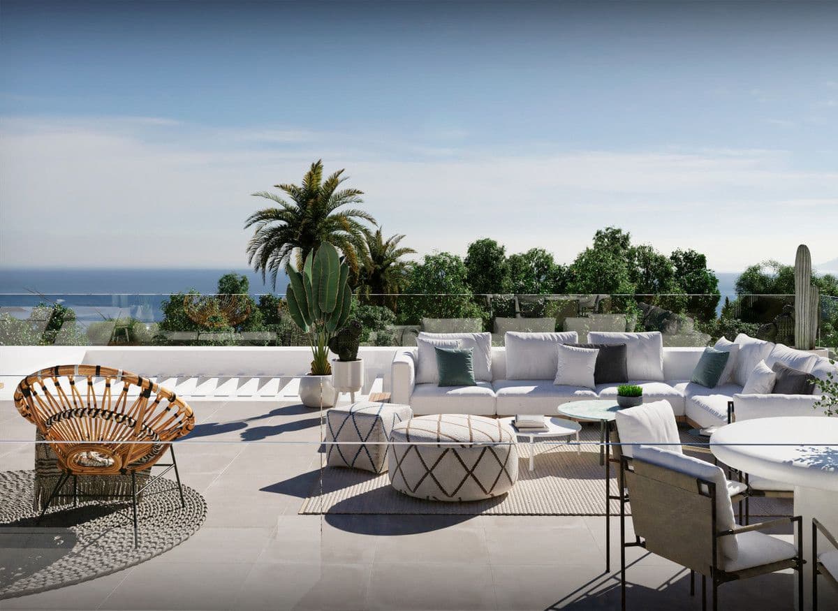 4 bedroom Villa for sale in New Golden Mile with pool - € 2,000,000 (Ref: 9993458)
