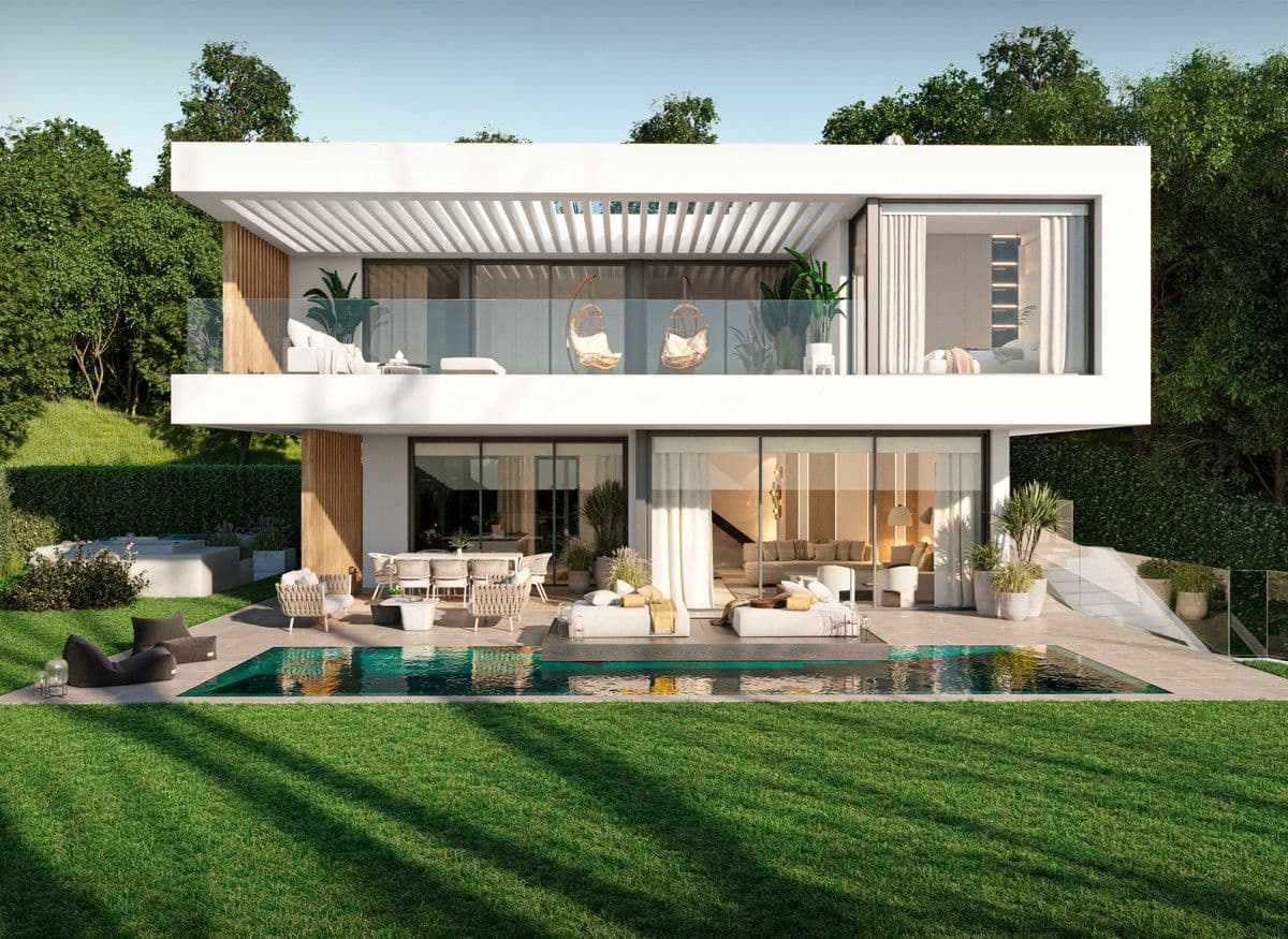 4 bedroom Villa for sale in New Golden Mile with pool - € 2,000,000 (Ref: 9993458)