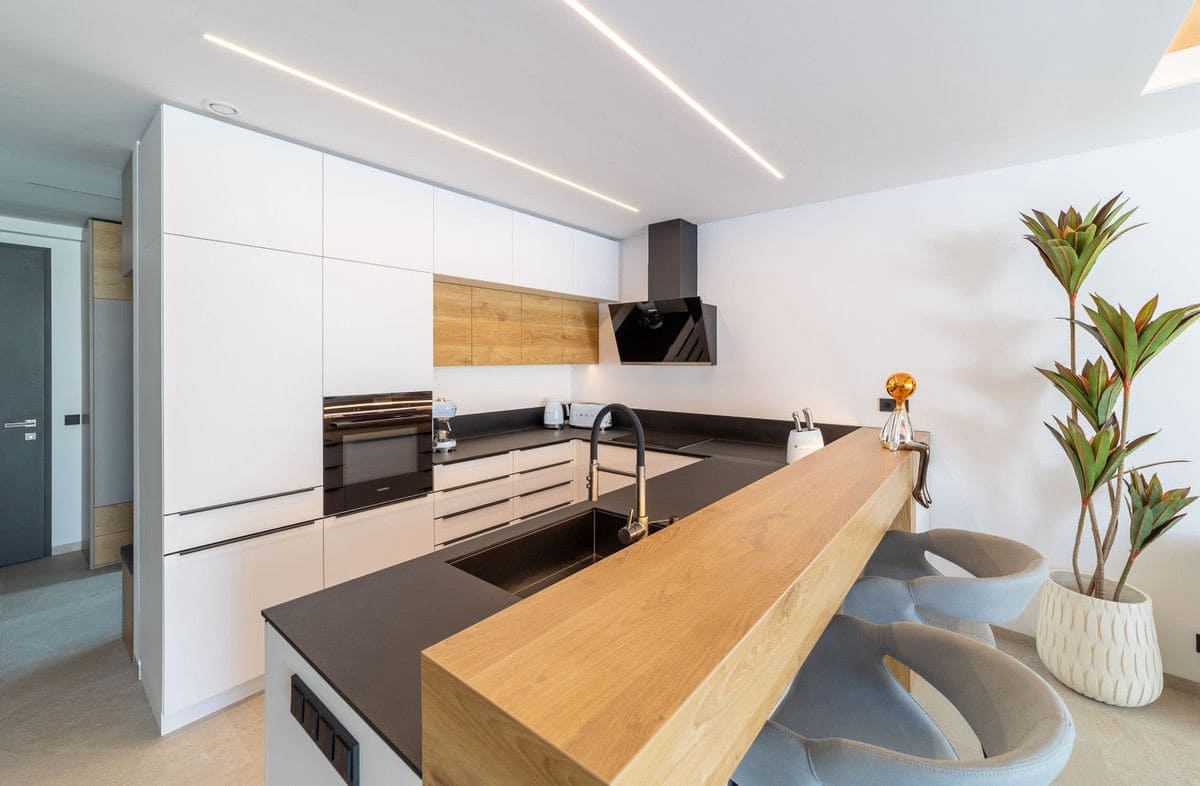 5 slaapkamer Villa te koop in Marbella met zwembad - € 2.995.000 (Ref: 9993473)