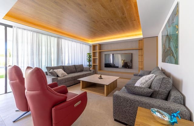 5 slaapkamer Villa te koop in Marbella met zwembad - € 2.995.000 (Ref: 9993473)