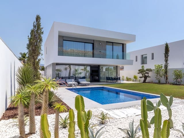 5 slaapkamer Villa te koop in Marbella met zwembad - € 2.995.000 (Ref: 9993473)