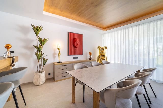 5 slaapkamer Villa te koop in Marbella met zwembad - € 2.995.000 (Ref: 9993473)