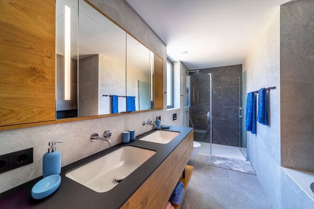 5 slaapkamer Villa te koop in Marbella met zwembad - € 2.995.000 (Ref: 9993473)