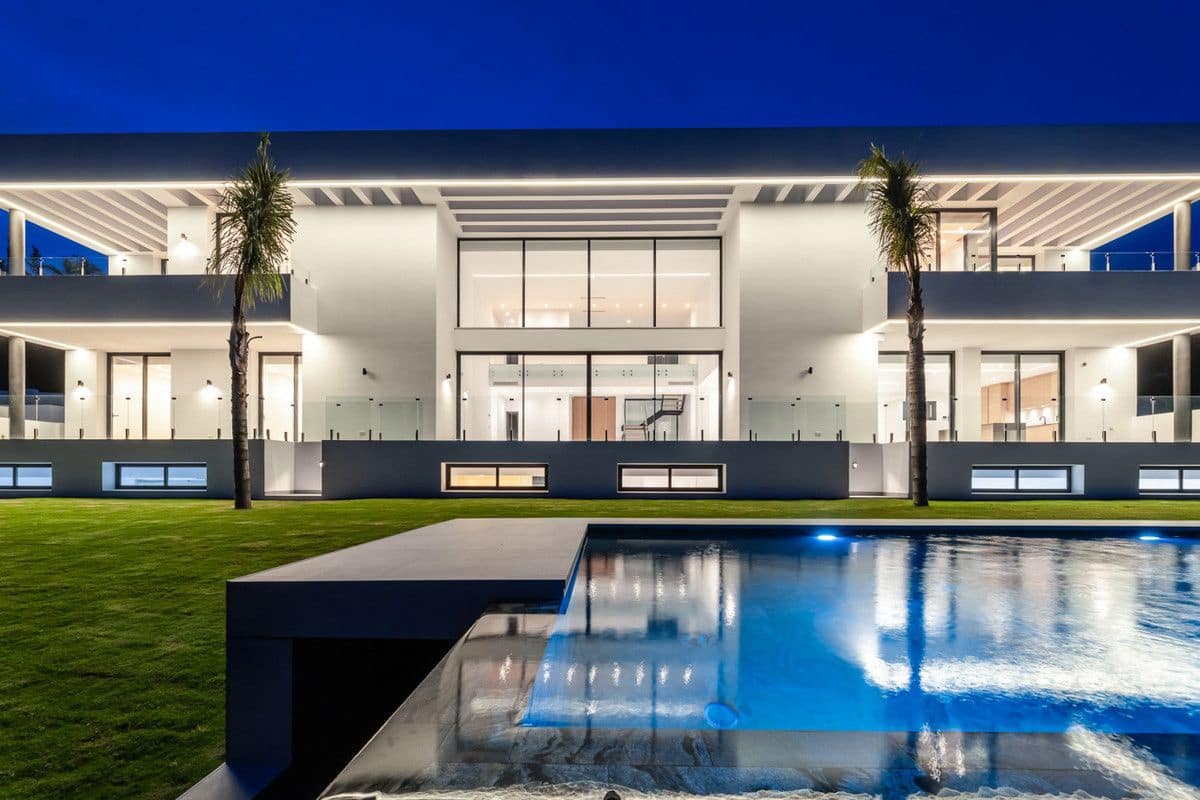 6 sovrum Villa till salu i Benahavis med pool - 4 000 000 € (Ref: 9993483)