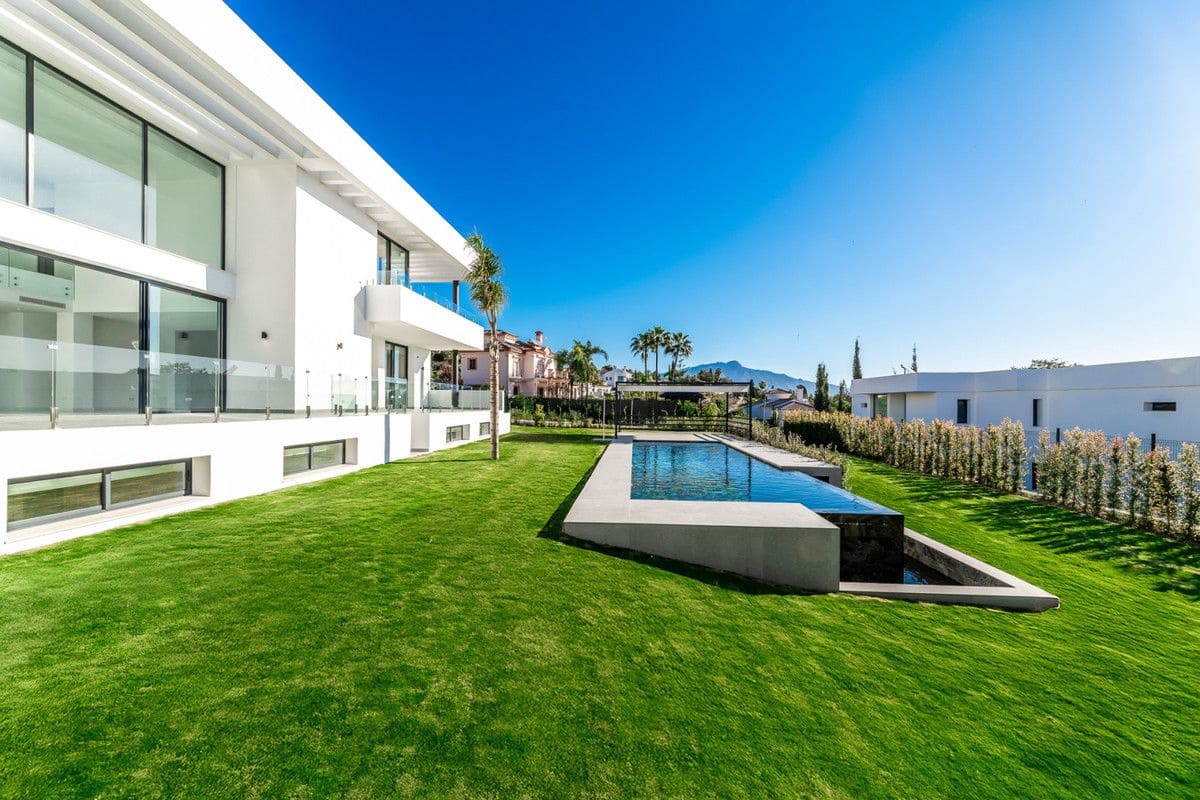 6 sovrum Villa till salu i Benahavis med pool - 4 000 000 € (Ref: 9993483)