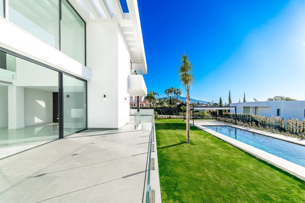 6 sovrum Villa till salu i Benahavis med pool - 4 000 000 € (Ref: 9993483)