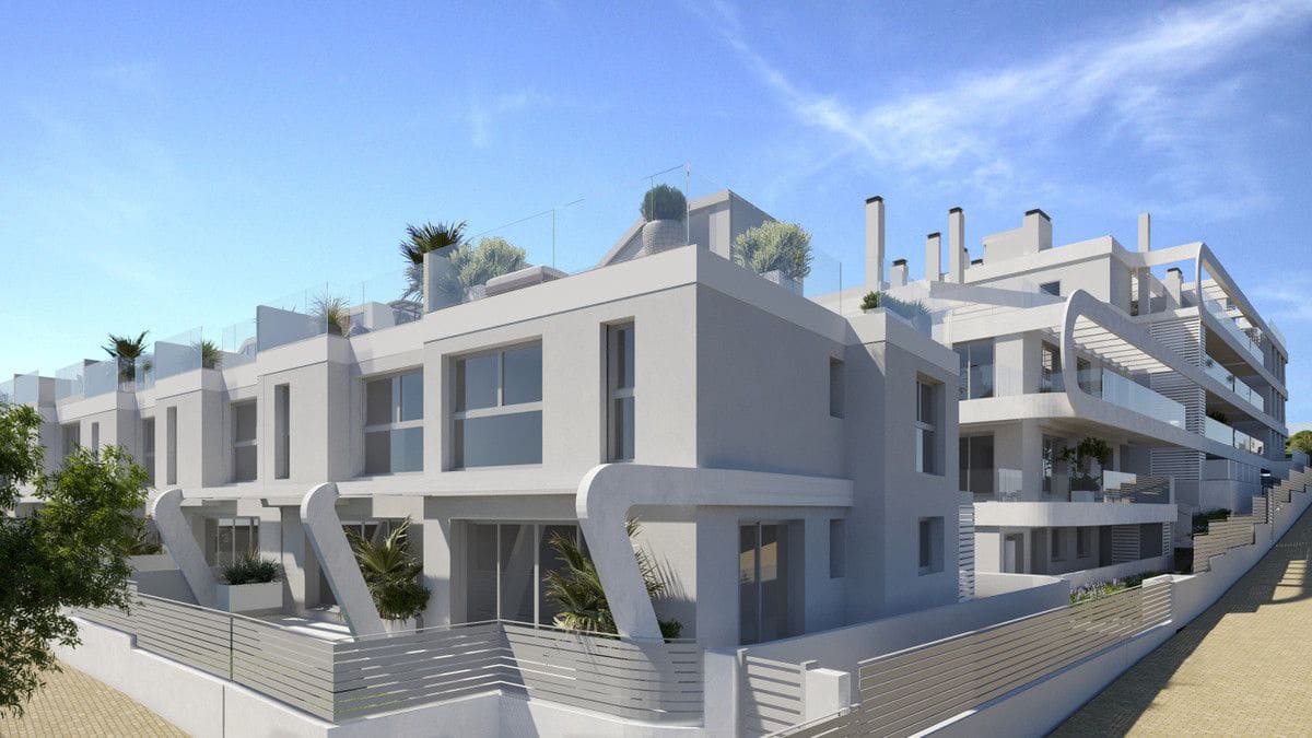 4 makuuhuone Huoneisto myytävänä paikassa Estepona mukana uima-altaan - 795 000 € (Ref: 9993494)