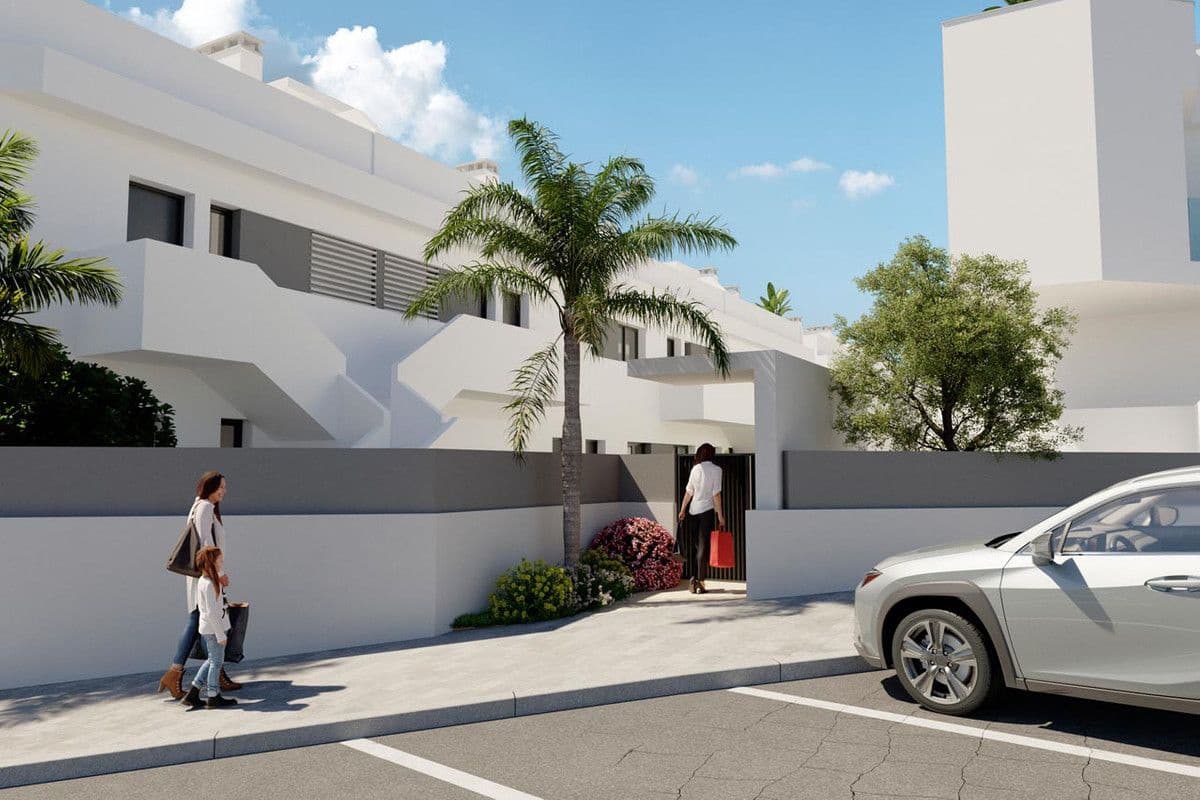 2 chambre Villa/Maison Semi-Mitoyenne à vendre à Orihuela Costa avec piscine - 330 000 € (Ref: 9993495)