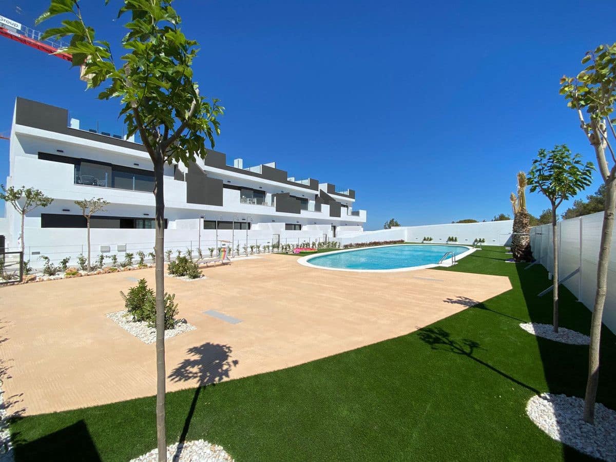 2 chambre Villa/Maison Semi-Mitoyenne à vendre à Orihuela Costa avec piscine - 330 000 € (Ref: 9993495)