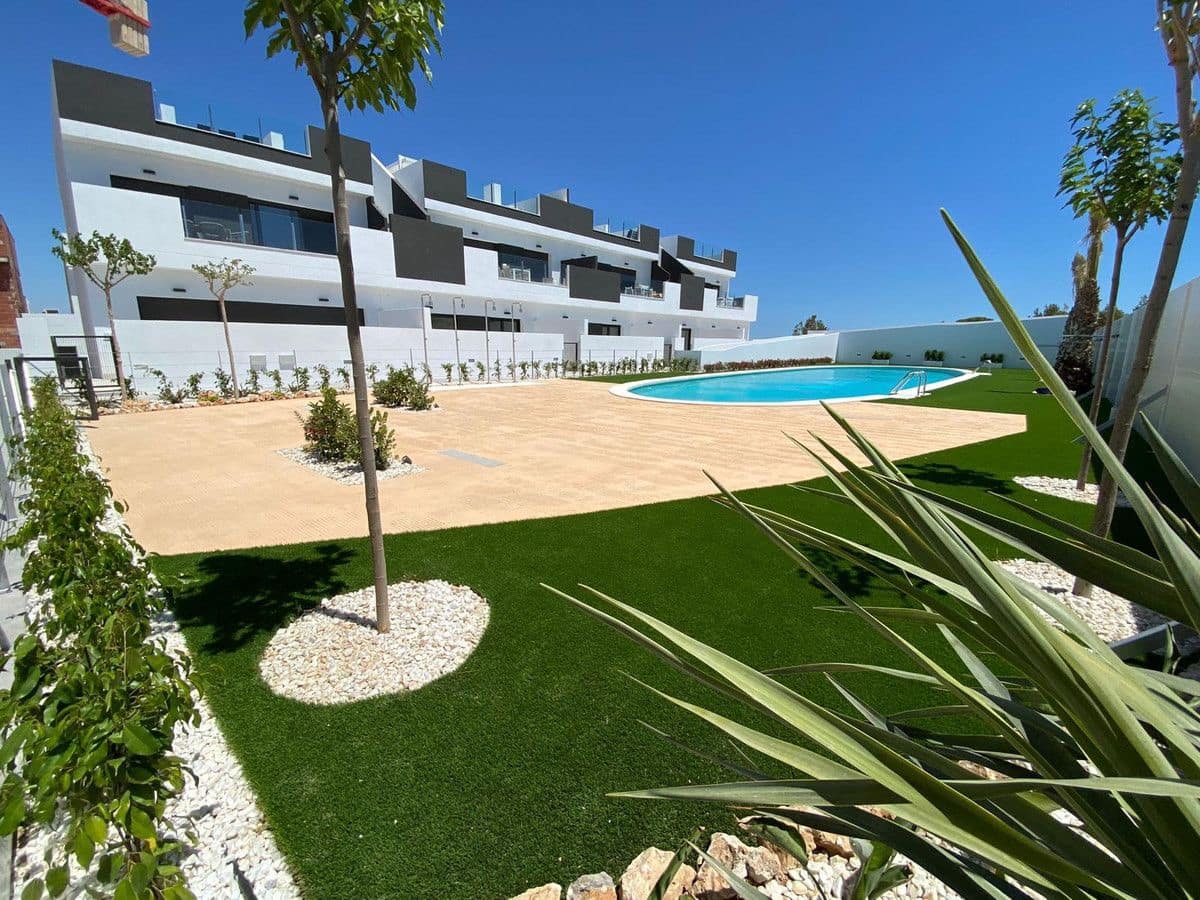 2 chambre Villa/Maison Semi-Mitoyenne à vendre à Orihuela Costa avec piscine - 330 000 € (Ref: 9993495)
