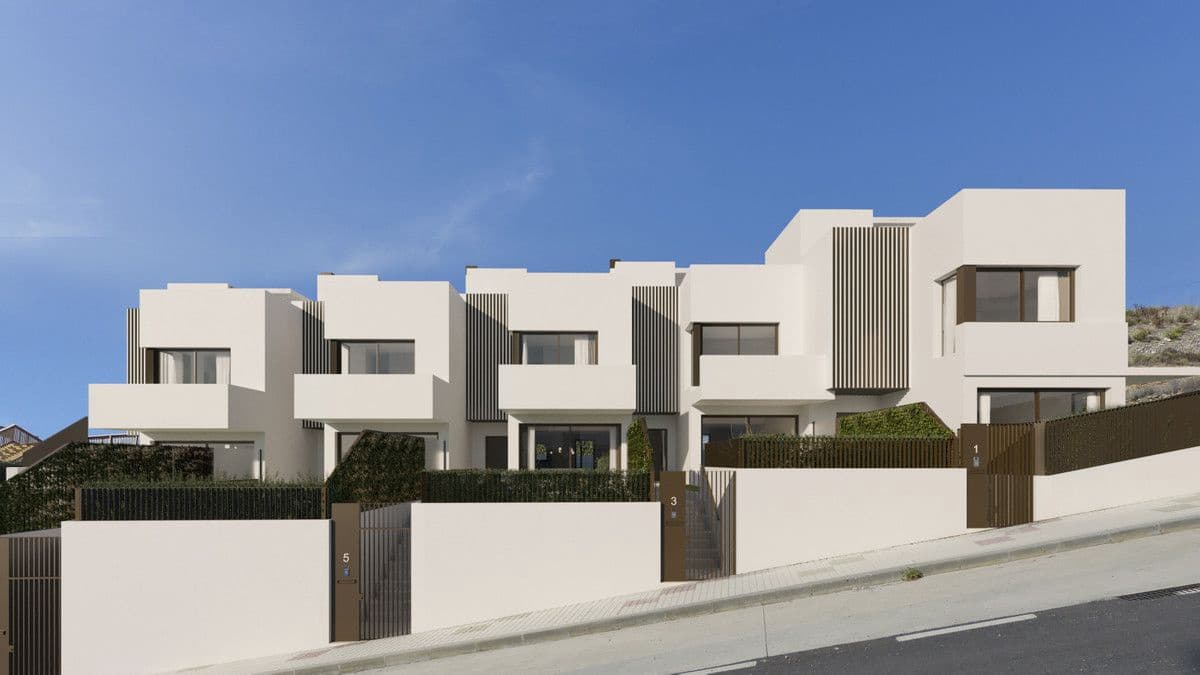 Casa de 4 habitaciones en Rincón de la Victoria en venta - 695.000 € (Ref: 9993509)
