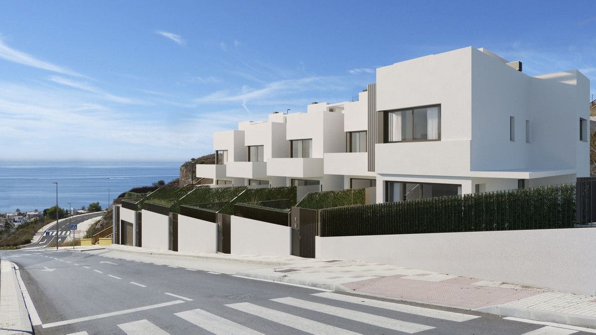 Casa de 4 habitaciones en Rincón de la Victoria en venta - 695.000 € (Ref: 9993509)