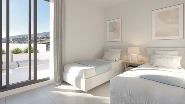 4 sypialnia Dom na sprzedaż w Torreguadiaro, San Roque z basenem - 490 000 € (Ref: 9993510)