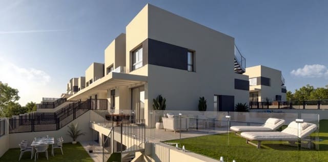 3 quarto Moradia Geminada para venda em Nueva Nerja, Nerja com piscina - 850 000 € (Ref: 9993518)