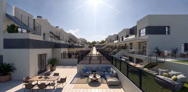 3 quarto Moradia Geminada para venda em Nueva Nerja, Nerja com piscina - 850 000 € (Ref: 9993518)
