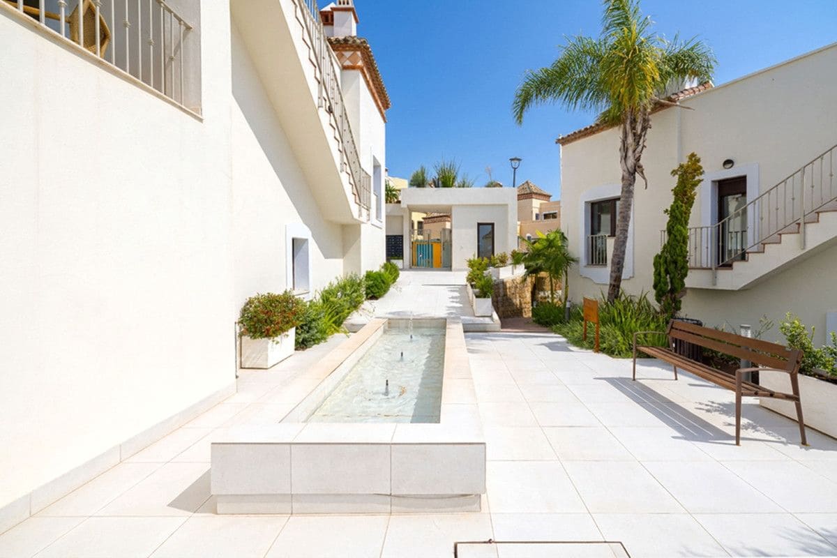 3 makuuhuone Paritalo myytävänä paikassa Estepona - 470 250 € (Ref: 9993519)