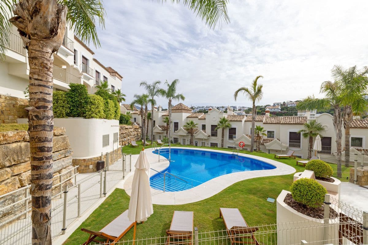 3 camera da letto Villetta Bifamiliare in vendita in Estepona con piscina - 470.250 € (Rif: 9993520)