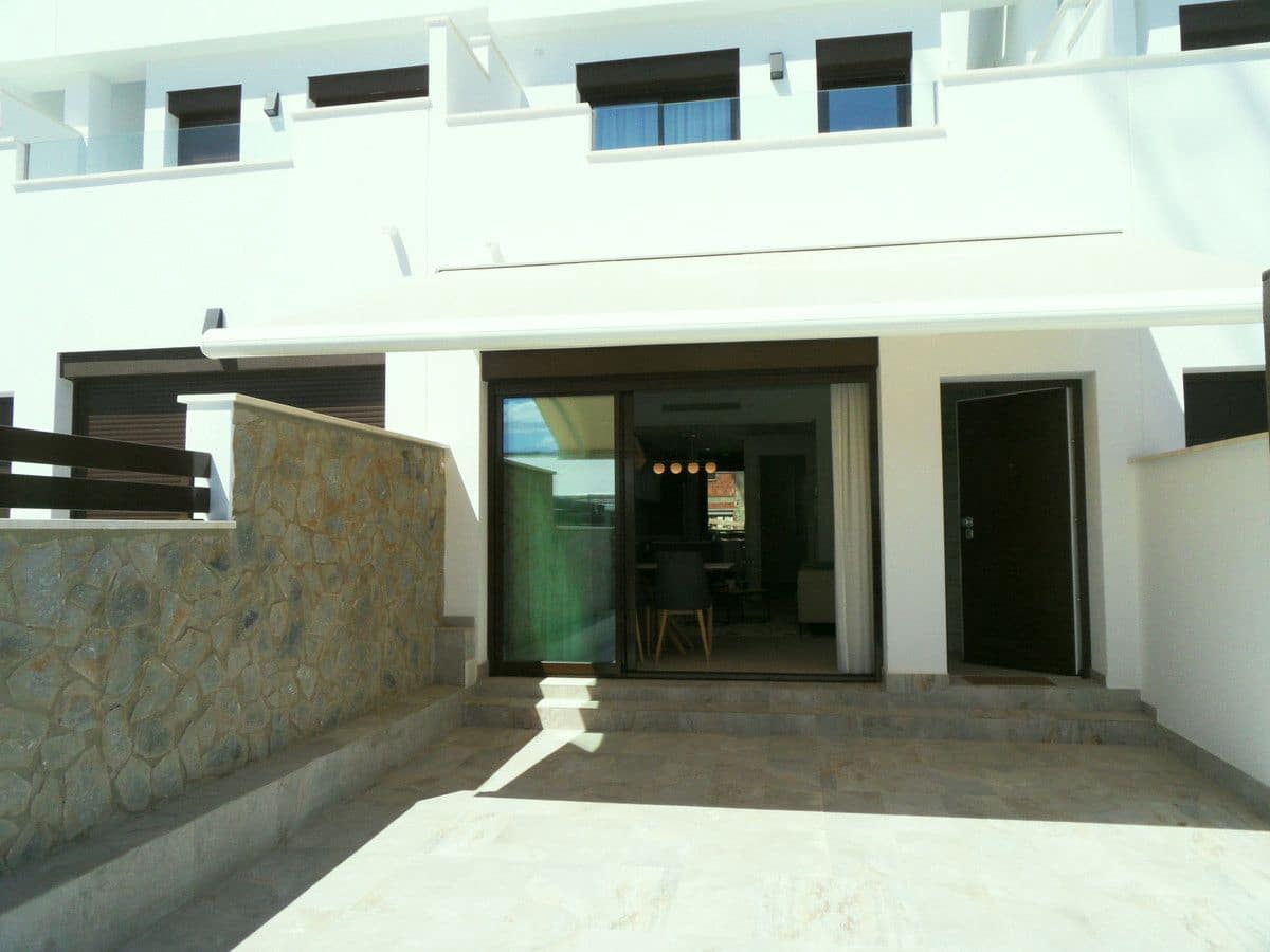 3 sypialnia Dom na sprzedaż w Pilar de la Horadada z basenem - 354 900 € (Ref: 9993529)