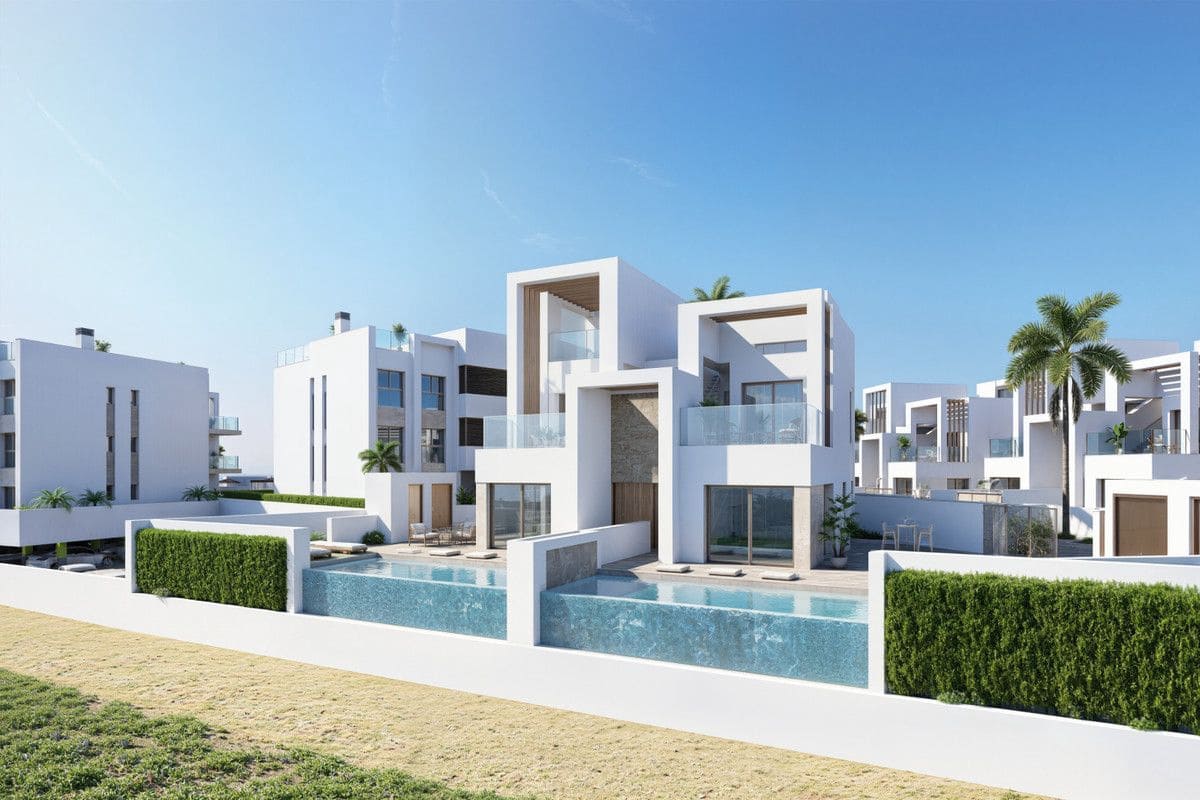 3 soverom Kjedet enebolig til salgs i Los Alcazares med svømmebasseng - € 469 000 (Ref: 9993535)